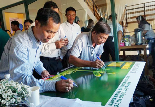 14702207817004-dv-chinh12